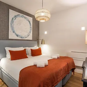 Chic Tailor Made Flat In Chiado Apartment